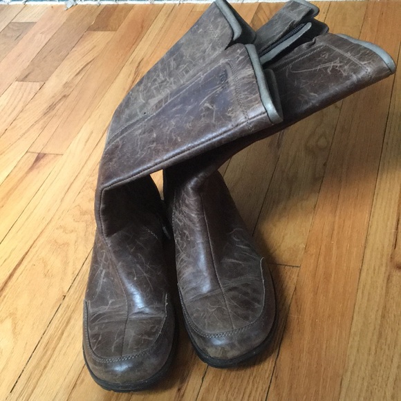 Brown Teva boots - Picture 8 of 8